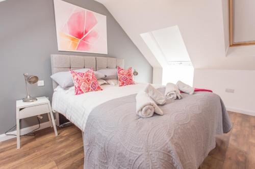 Ένα ή περισσότερα κρεβάτια σε δωμάτιο στο Modern 1 & 2 Bedroom Apartments in Oxford, Near Hospitals & Science Park