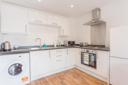 Η κουζίνα ή μικρή κουζίνα στο Modern 1 & 2 Bedroom Apartments in Oxford, Near Hospitals & Science Park