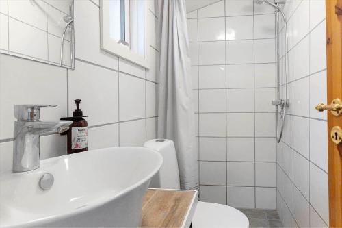 Un baño de FJ1015-Jaegerspris-Fjordstien-7-A