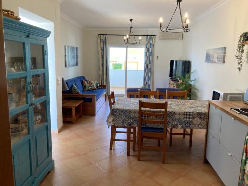 LUZ BEACH APT CONDO, BALCONY & POOLs