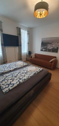 Кровать или кровати в номере Comfy & Cozy Studio near Enkplatz U3
