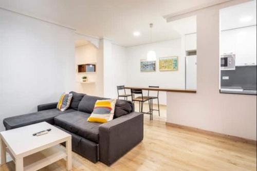 Centrico, 2 habitaciones, confort ascensor,wifi AC
