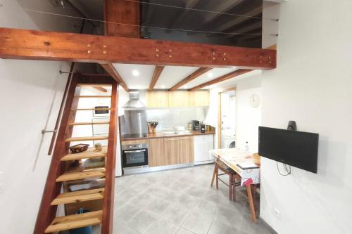 Dapur atau dapur kecil di Beautiful T2 in residence with swimming pools