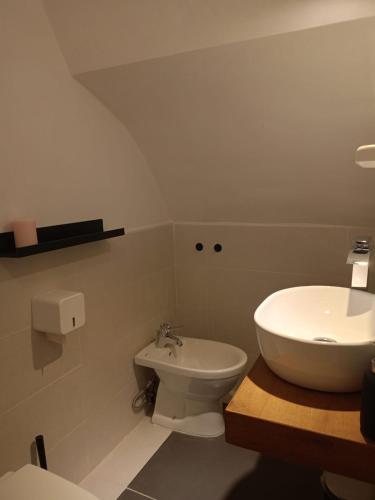 Koupelna v ubytování Casina Manfrè