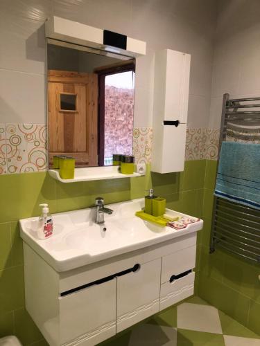 Bilik mandi di Beachside Apartment in Sidi Frej