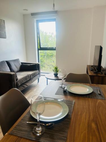 Near Old Trafford & Media City 2BR Flat photo 13