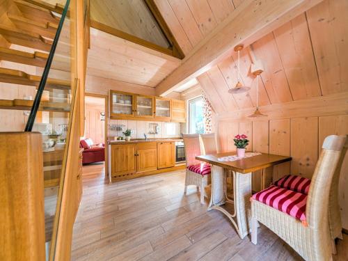 Χώρος καθιστικού στο Mountain Apartment Getaway