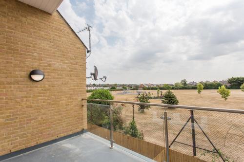 Μπαλκόνι ή βεράντα στο Modern 1 & 2 Bedroom Apartments in Oxford, Near Hospitals & Science Park