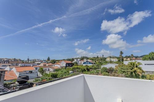 GuestReady – Sunlit Duplex Escape