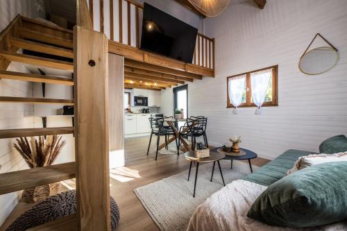 Una cocina o zona de cocina en L'Écrin - Chalet & Spa vue lac