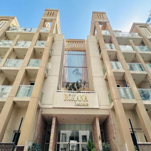 Modern 1BR w Pool and Parking At Roxana Residence