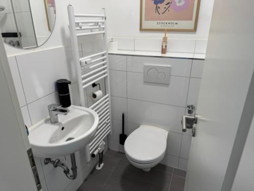 O baie la ProStays Apartment in Mönchengladbach - 1 Schlafzimmer - 2 Betten