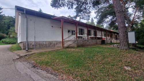 Chaty pod Gýmešom - turistická ubytovňa