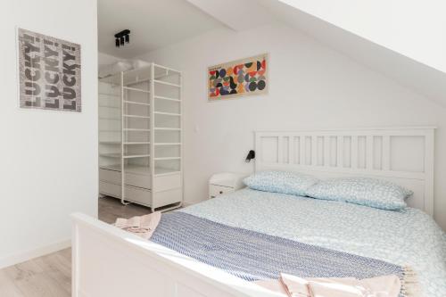 Latova Chic NEW Luxury Apartments - Prime location