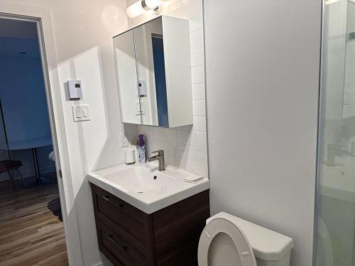 Ένα μπάνιο στο Bright room in 3 et demi
