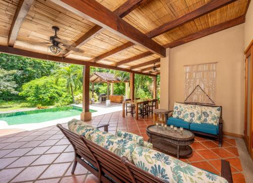 Бассейн в Hacienda Pinilla Vacation Rentals или поблизости