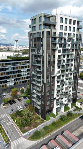 Ein Park Apartment with free parking