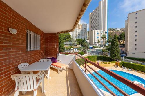 Loix Vibes - Pool and balcony, near the beach