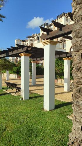 Κήπος έξω από το Veradreams SPA thalassa