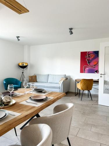 Posezení v ubytování Ferienwohnung in Ahaus für 6 Gäste mit 2 Bädern und Loggia