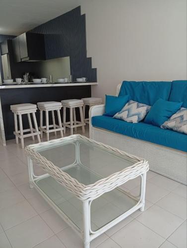 Area soggiorno di Apartamento de lujo frente al mar en residencia con piscina, planta electrica y gym