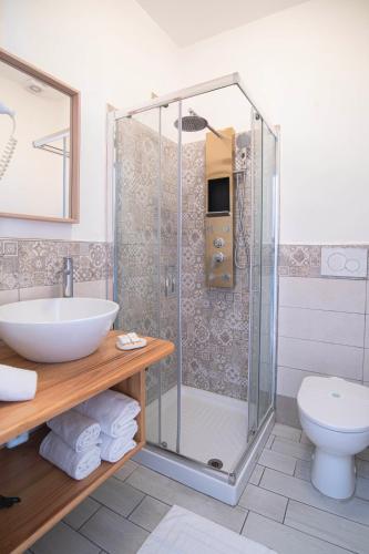 Bilik mandi di Domus Linda B&B