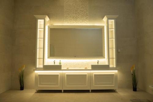 Un baño de Villa White