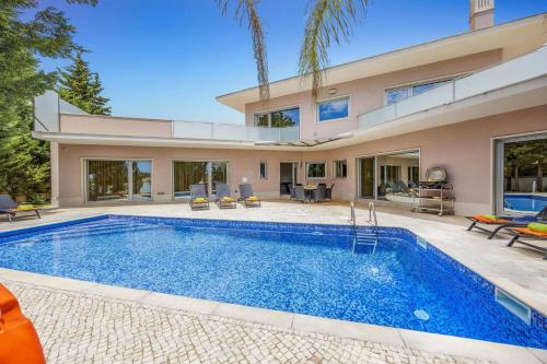 Villa Caripira by Villa Plus