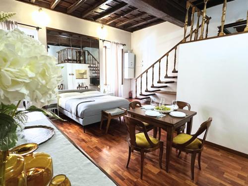 Casa Lovera in Vaticano - Elegant Charming Historic APT