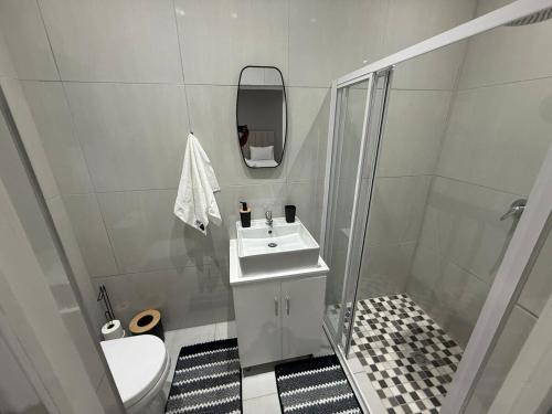 Gambar di galeri bagi Luxury Apartment Hotel Style di Roodepoort