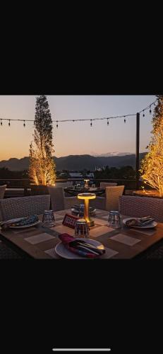 En generel udsigt til bjerge eller udsigt til bjerge taget fra lejligheden