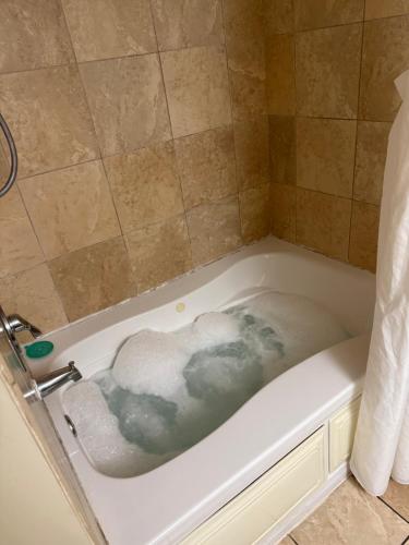 Un baño de Sandy Beach Resort