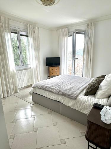 Postel nebo postele na pokoji v ubytování Cozy Italian apartment