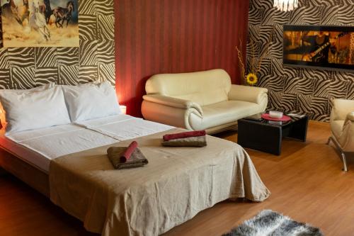 Megy's Top Central Studio Next to NDK