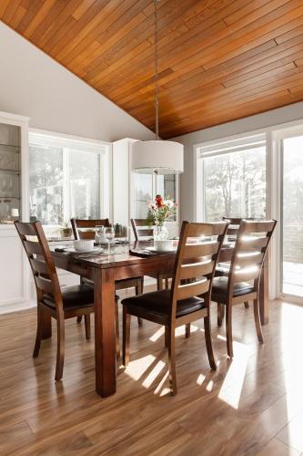 Gallery image of Modern Manzanita House with Huge Deck, Wood Stove, Pet-Friendly in Manzanita