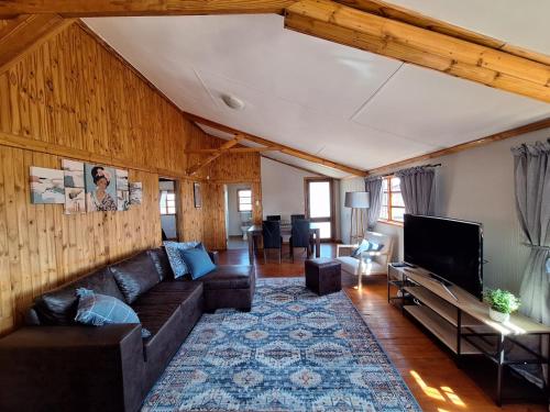 Μια τηλεόραση ή/και κέντρο ψυχαγωγίας στο Nyala Bush Cabin