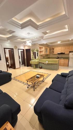 Ruang duduk di Seasons Apartments