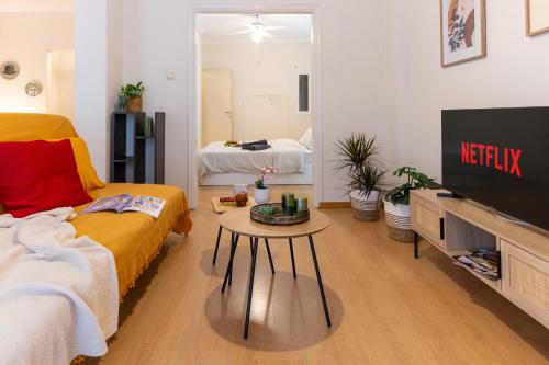 Cozy Central Flat with Balcony, Thessaloniki