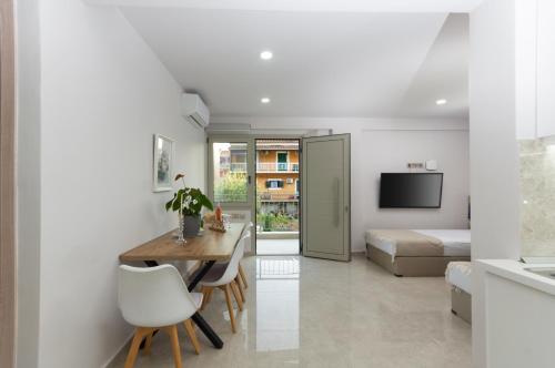 Gallery image of Oasis Apartments 4 in Ýpsos