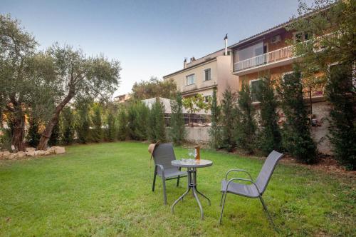 Gallery image of Oasis Apartments 4 in Ýpsos