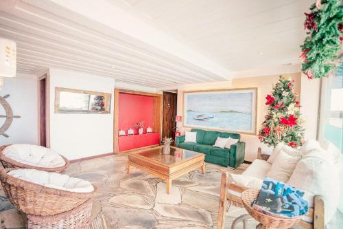 Ruang duduk di PIER BEACH CLUB