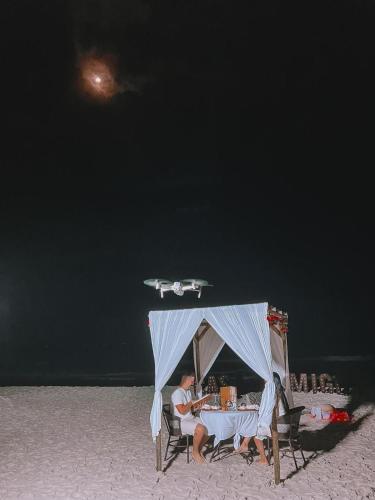 Pantai di atau dekat dengan rumah tamu ini