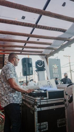 Tetamu yang menginap di PIER BEACH CLUB