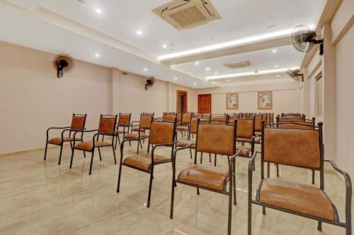 Area soggiorno di Super Townhouse Kizhakkambalam Tourist Home