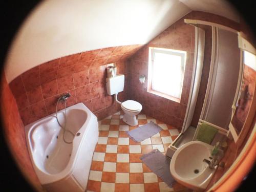 Koupelna v ubytování Guest House Pikapolonca