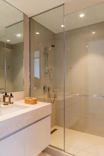 Salle de bains dans l'établissement Stunning 2 bed dubai mall burj khalifa downtown ACT 1