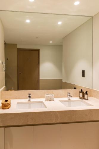 Salle de bains dans l'établissement Stunning 2 bed dubai mall burj khalifa downtown ACT 1