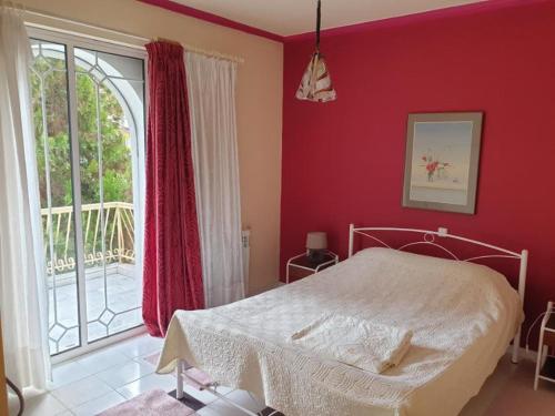 Comfortable apartment by the Metro