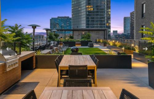 Fotografie z fotogalerie ubytování Luxury on the Lakefront - Chicago High Rise 1 Bedroom v destinaci Chicago