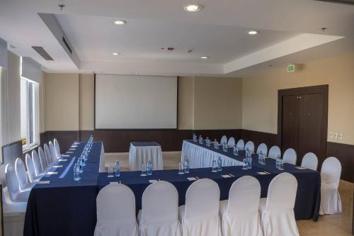 Courtyard by Marriott Puebla Las Animasにあるビジネスエリアまたは会議室